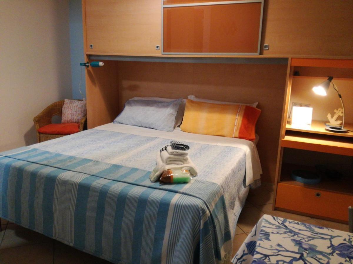 Bed and Breakfast Goccia Azzurra Silvi Marina Exterior foto