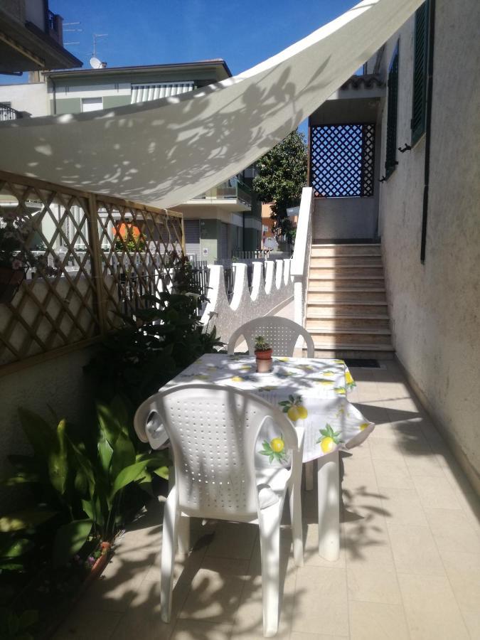 Bed and Breakfast Goccia Azzurra Silvi Marina Exterior foto