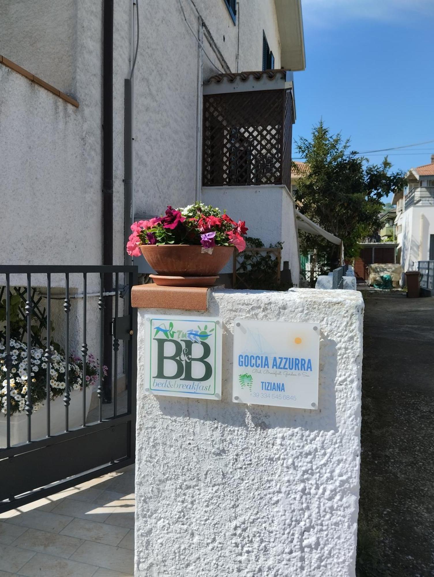 Bed and Breakfast Goccia Azzurra Silvi Marina Exterior foto