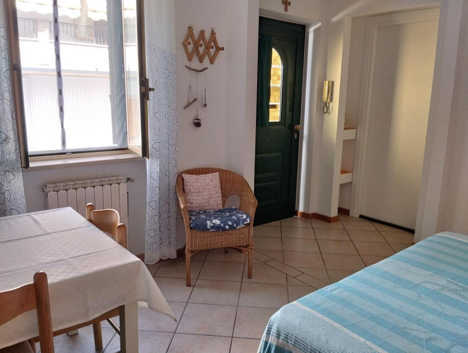 Bed and Breakfast Goccia Azzurra Silvi Marina Exterior foto