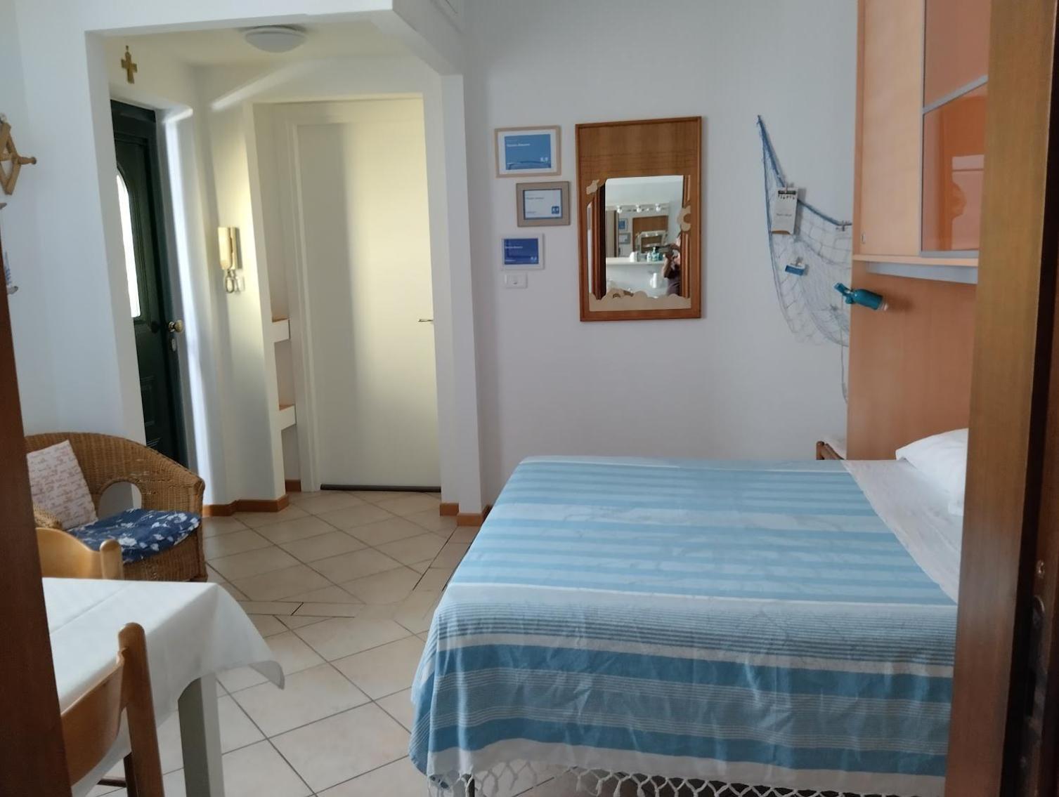 Bed and Breakfast Goccia Azzurra Silvi Marina Exterior foto